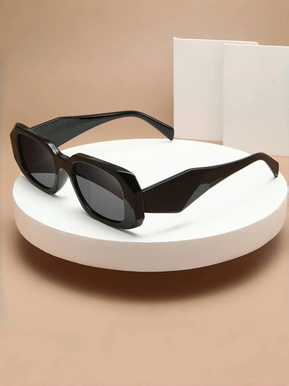Chic Retro Sunglasses