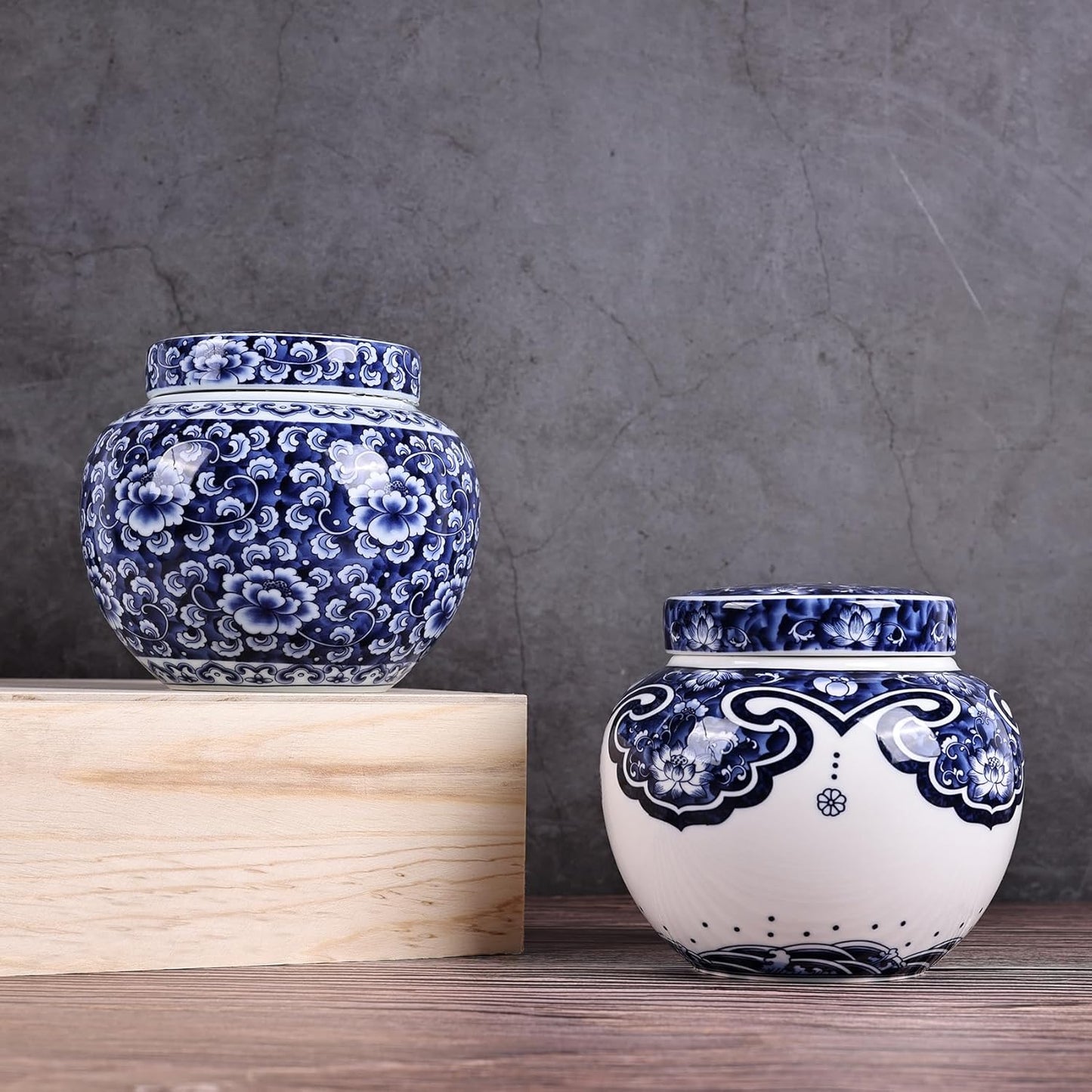 Retro Blue and White Porcelain Decorative Jars