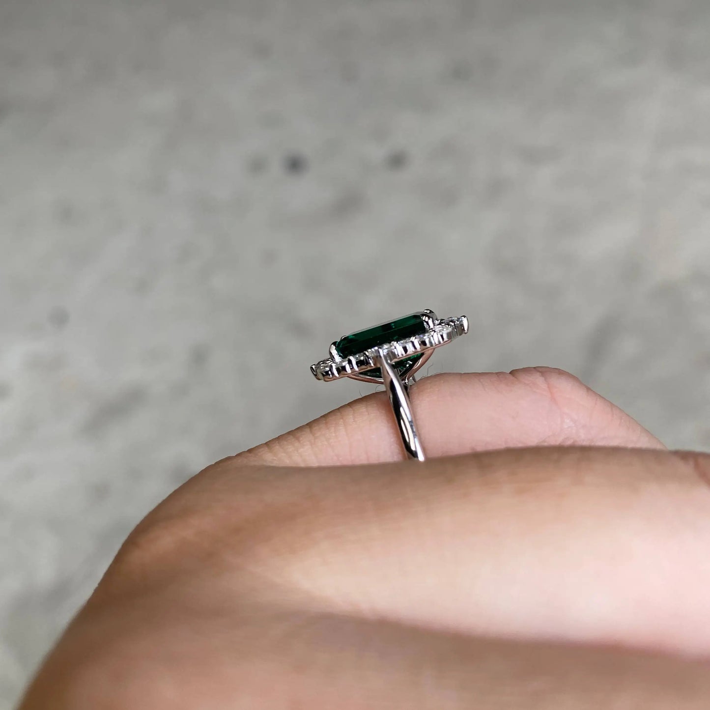 JOVOVASMILE Moissanite Emerald Ring