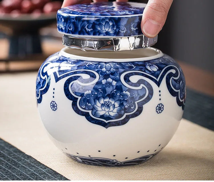 Retro Blue and White Porcelain Decorative Jars