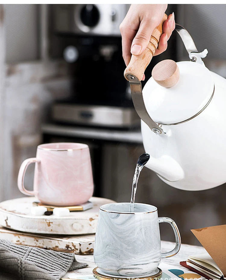 CasaVero's Ceramic Marble Gold Rim Mugs