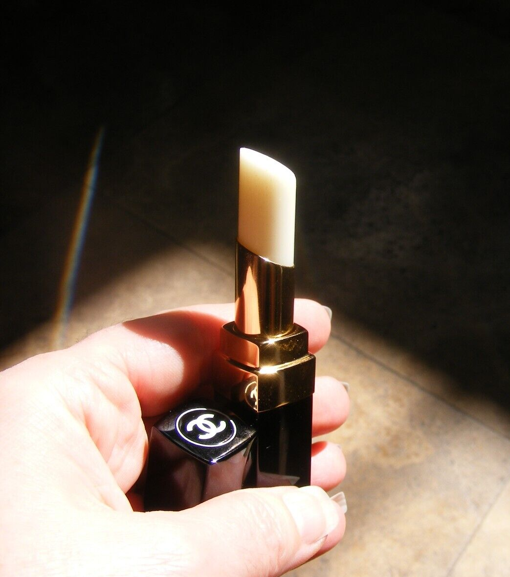 Chanel ROUGE COCO BAUME Matte Hydrating Conditioning Lip Balm