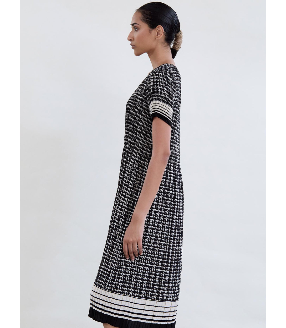 Houndstooth Pleated Midi Dress
