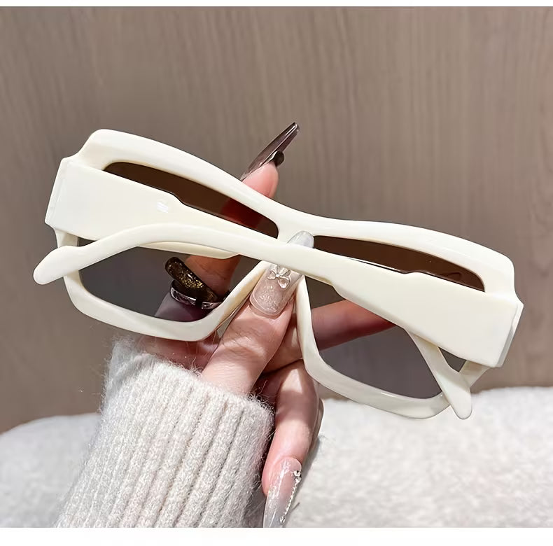 CAESAR Large Frame Integrated Sunglasses