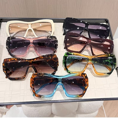 CAESAR Large Frame Integrated Sunglasses