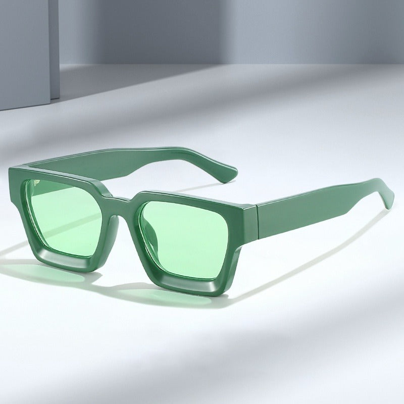 WEEKENDER Minimalist Sunglasses