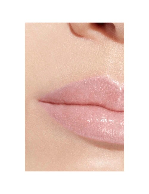 Chanel ROUGE COCO BAUME - Satin Beautifying Lip Balm