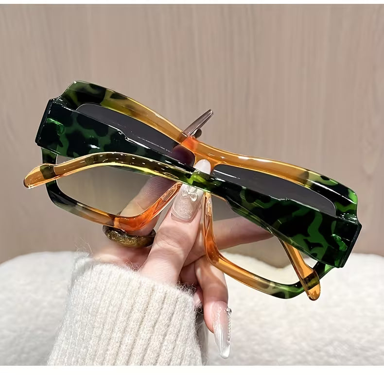 CAESAR Large Frame Integrated Sunglasses