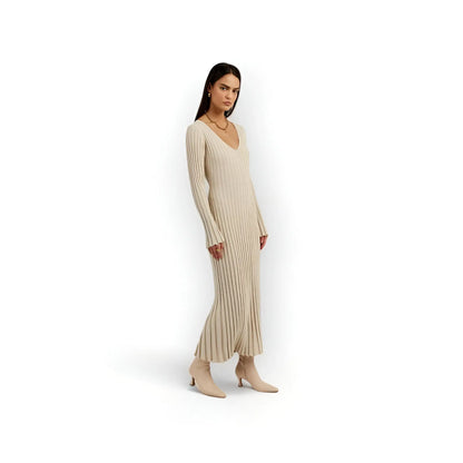 V Neck Long Sleeved Knit Maxi Dress