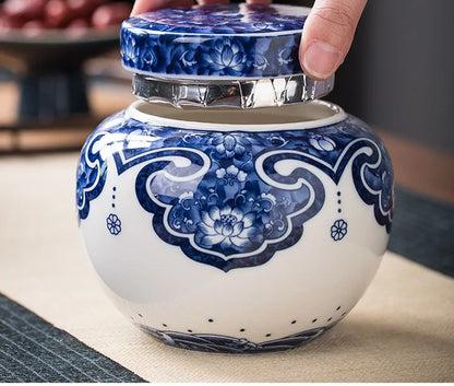 Retro Blue and White Porcelain Decorative Jars