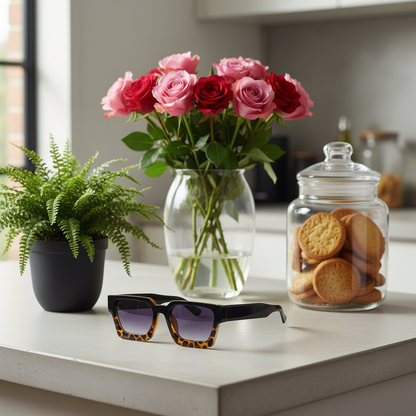 WEEKENDER Minimalist Sunglasses