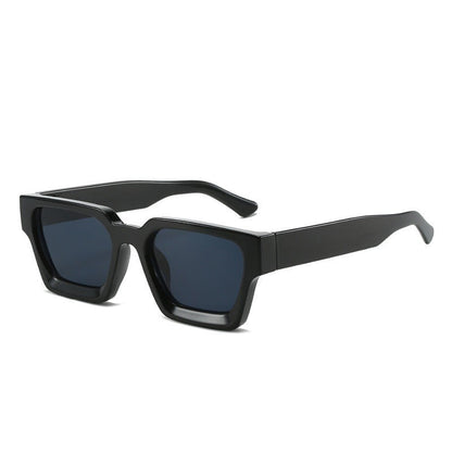 WEEKENDER Minimalist Sunglasses