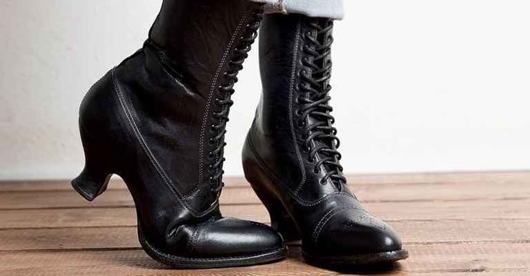 Victorian Retro Lace-Up Boots