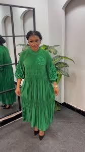 Elegant Floral Applique Fine Pleated Polyester Ruffle Dresses