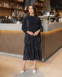 Elegant Floral Applique Fine Pleated Polyester Ruffle Dresses